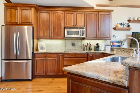 690 Hernage Creek Rd, Eagle, CO 81631 photo 3