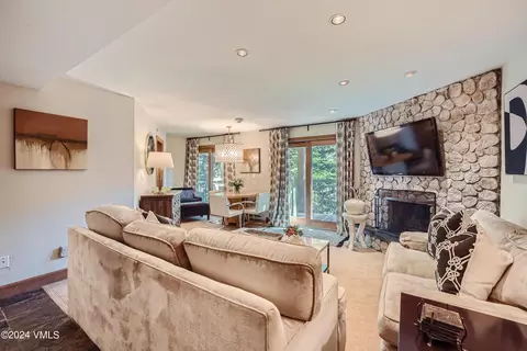380 E Lionshead Cir #210, Vail, CO 81657