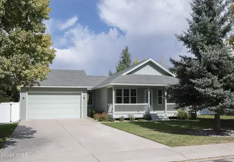 520 Chatfield Ln, Gypsum, CO 81637