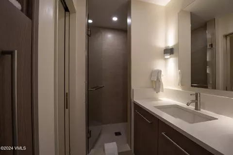 100 E Mdw #15, Vail, CO 81657 photo 12