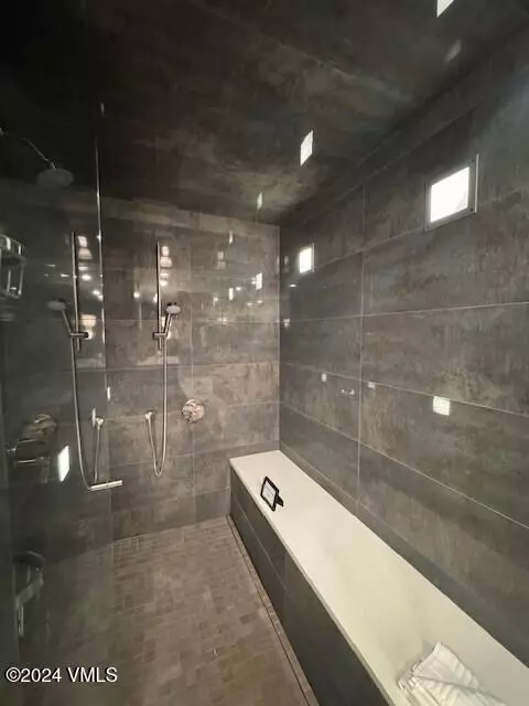 100 E Mdw #15, Vail, CO 81657 photo 13