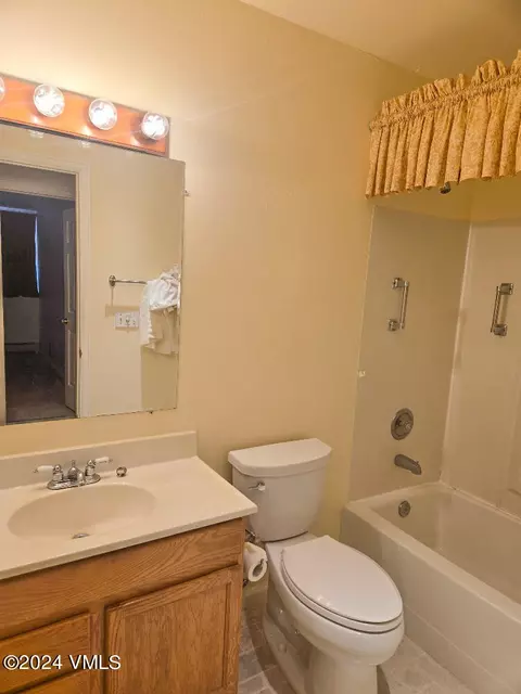 Bath - 702 Bull Run, Eagle, CO 81631 photo 3 of 3