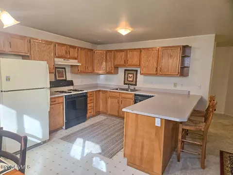 Kitchen - 702 Bull Run, Eagle, CO 81631 photo 2 of 2