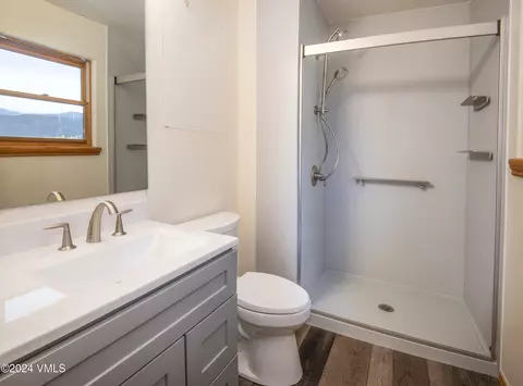 Bath - 85 Pinion Ln, Eagle, CO 81631 photo 1 of 4