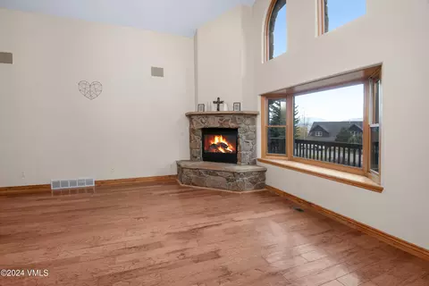 Living - 85 Pinion Ln, Eagle, CO 81631 photo 6 of 10