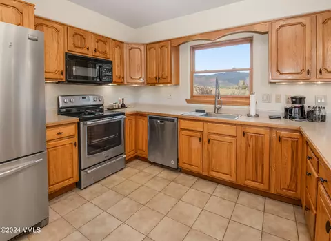 Kitchen - 85 Pinion Ln, Eagle, CO 81631 photo 2 of 4
