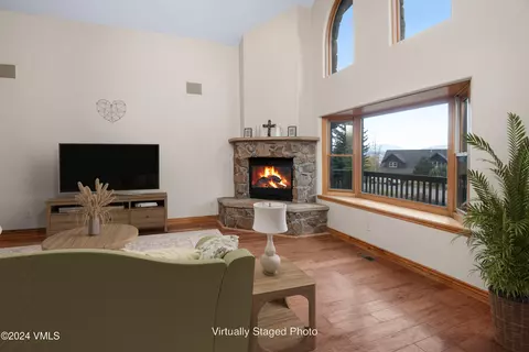 Living - 85 Pinion Ln, Eagle, CO 81631 photo 2 of 10