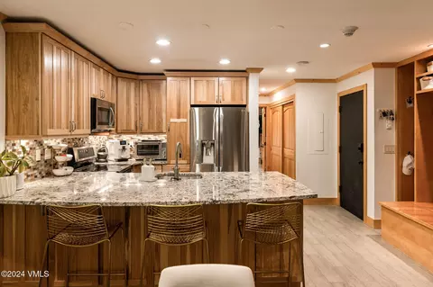 137 Benchmark Rd #219, Avon, CO 81620