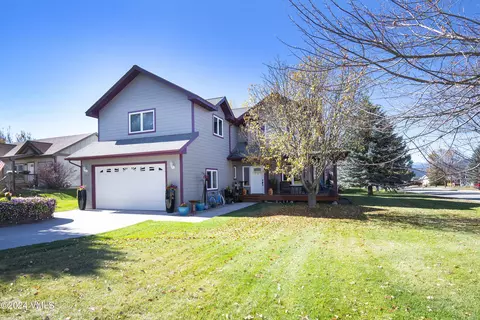 14 Bowie Rd, Gypsum, CO 81637
