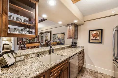 Kitchen - 292 E Meadow Dr #329, Vail, CO 81657 photo 5 of 6