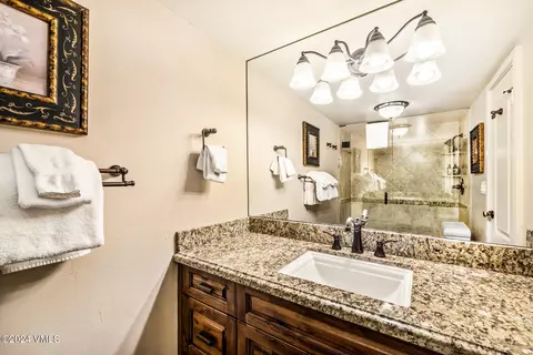 Bath - 292 E Meadow Dr #329, Vail, CO 81657 photo 1 of 1