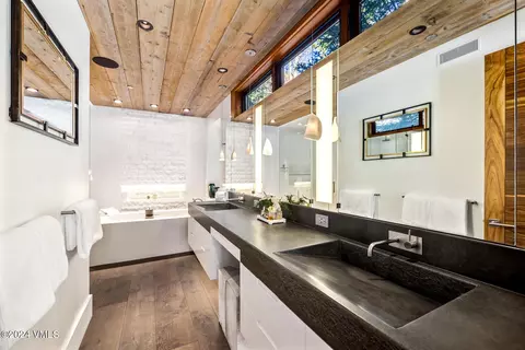 Bath - 2470 Bald Mountain Rd, Vail, CO 81657 photo 1 of 2