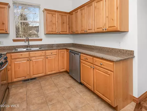Kitchen - 49 Bluffs Dr, Eagle, CO 81631 photo 3 of 4