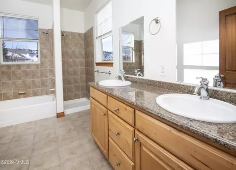 Bath - 49 Bluffs Dr, Eagle, CO 81631 photo 2 of 6