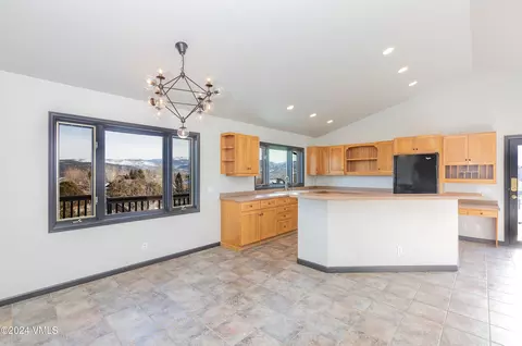 Kitchen - 447 Neilson Gulch Rd, Eagle, CO 81631 photo 2 of 3