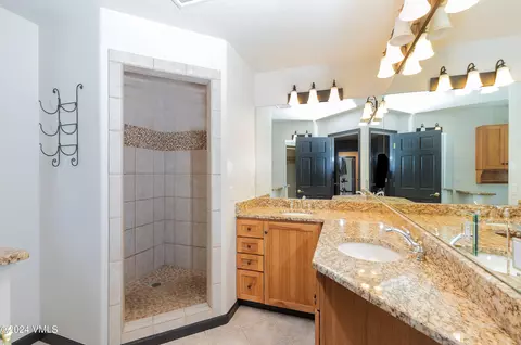 Bath - 447 Neilson Gulch Rd, Eagle, CO 81631 photo 1 of 3