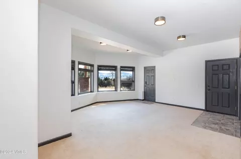 Living - 447 Neilson Gulch Rd, Eagle, CO 81631 photo 5 of 6
