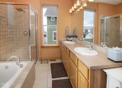 Bath - 242 Tanager Cir, Eagle, CO 81631 photo 1 of 5