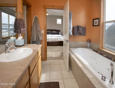 Bath - 242 Tanager Cir, Eagle, CO 81631 photo 5 of 5