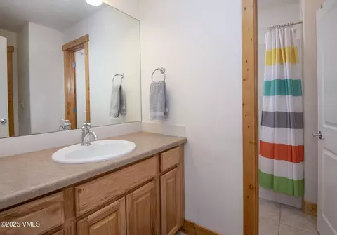 Bath - 242 Tanager Cir, Eagle, CO 81631 photo 2 of 5