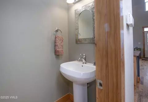 Bath - 242 Tanager Cir, Eagle, CO 81631 photo 3 of 5