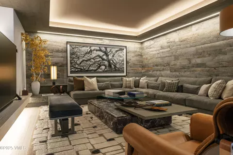 1 Vail Rd #8202, Vail, CO 81657