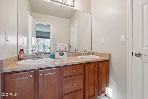 Bath - 206 Mayer St, Eagle, CO 81631 photo 5 of 6