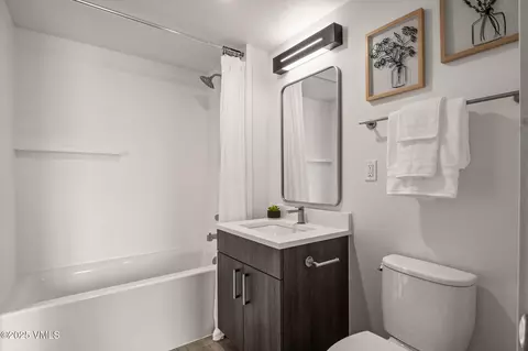 Bath - 91 Mount Hope Cir #A102, Eagle, CO 81631 photo 1 of 3