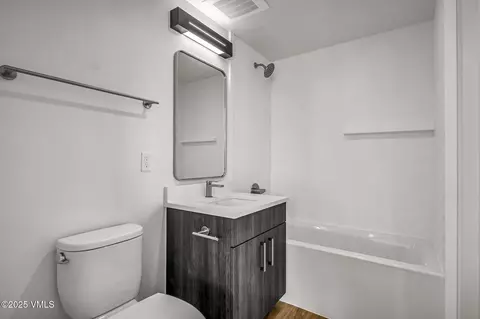 Bath - 91 Mount Hope Cir #A103, Eagle, CO 81631 photo 1 of 2