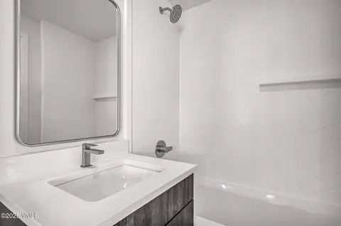Bath - 91 Mount Hope Cir #A103, Eagle, CO 81631 photo 2 of 2