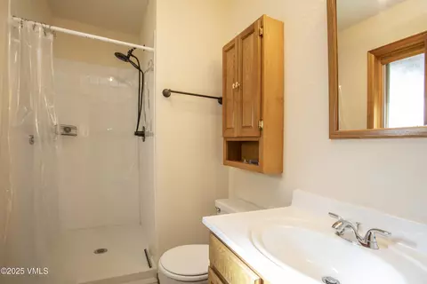 Bath - 765 Bull Run, Eagle, CO 81631 photo 3 of 3