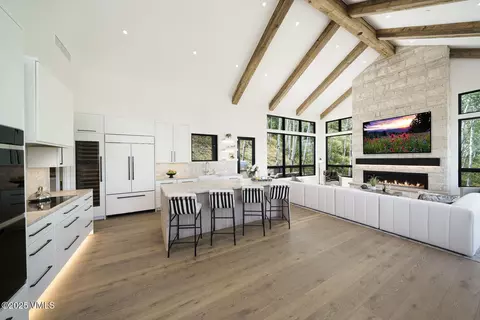 Kitchen - 880 Forest Trl, Edwards, CO 81632 photo 9 of 19