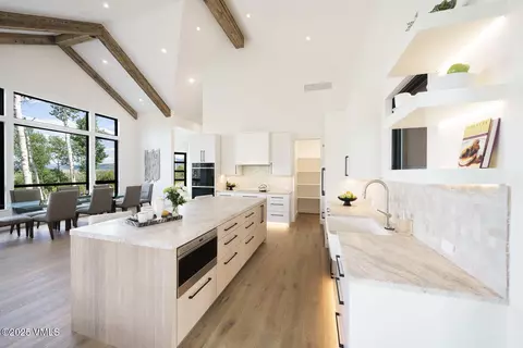 Kitchen - 880 Forest Trl, Edwards, CO 81632 photo 12 of 19