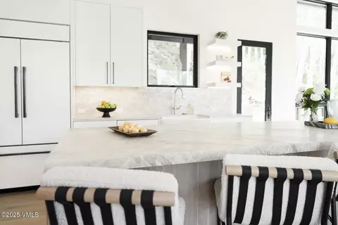 Kitchen - 880 Forest Trl, Edwards, CO 81632 photo 14 of 19
