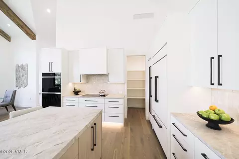 Kitchen - 880 Forest Trl, Edwards, CO 81632 photo 13 of 19