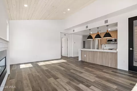 Living - 91 Mount Hope Cir #G302, Eagle, CO 81631 photo 3 of 3
