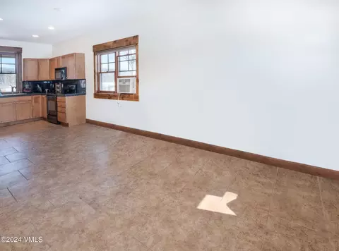 Living - 118 Harrier Cir, Eagle, CO 81631 photo 2 of 2