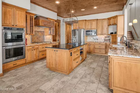 Kitchen - 118 Harrier Cir, Eagle, CO 81631 photo 2 of 6