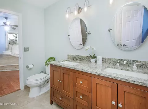 Bath - 441 Mesa Dr, Eagle, CO 81631 photo 2 of 6