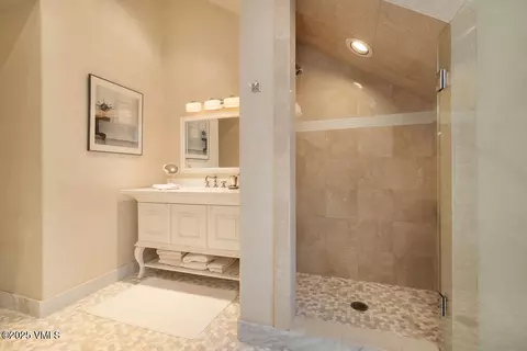 Bath - 8 Rue Riviere Rd, Edwards, CO 81632 photo 3 of 5