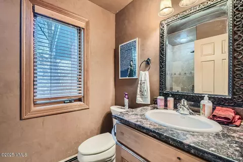 Bath - 280 Singletree Rd, Edwards, CO 81632 photo 2 of 5