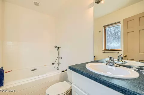 Bath - 280 Singletree Rd, Edwards, CO 81632 photo 5 of 5