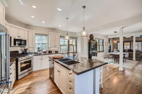 Kitchen - 50 Bunker Way, Eagle, CO 81631 photo 1 of 2