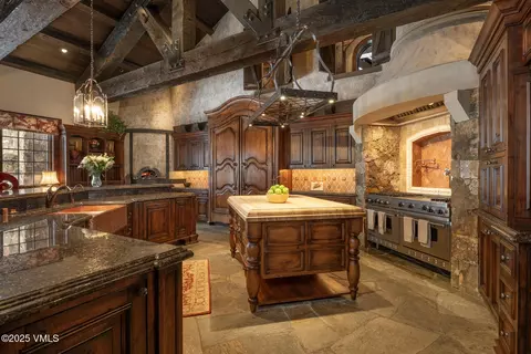 Kitchen - 3712 Daybreak Rdg, Avon, CO 81620 photo 2 of 3