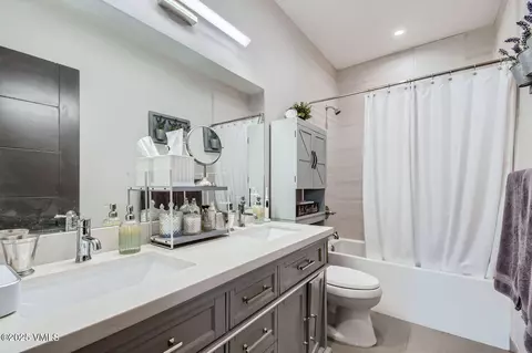 Bath - 116 Thresher Ct, Eagle, CO 81631 photo 4 of 4