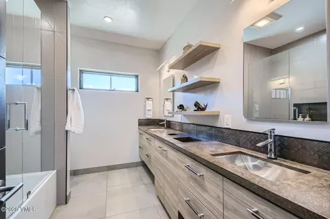 Bath - 116 Thresher Ct, Eagle, CO 81631 photo 3 of 4