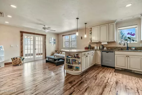 1040 Chambers #1, Eagle, CO 81631 photo 4