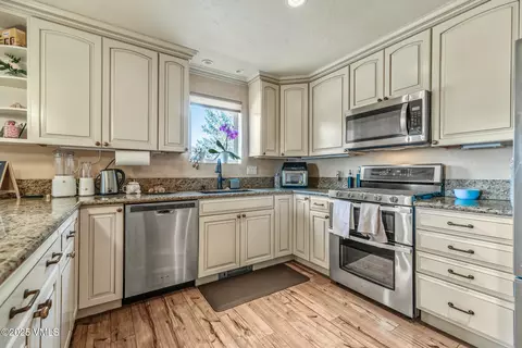 1040 Chambers #1, Eagle, CO 81631 photo 2