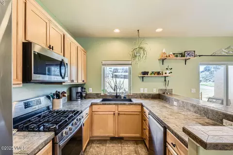 Kitchen - 60 Mill Rd #I-4, Eagle, CO 81631 photo 3 of 3