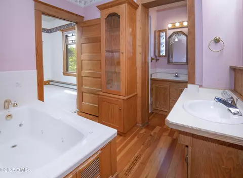 Bath - 409 Washington St, Eagle, CO 81631 photo 2 of 2